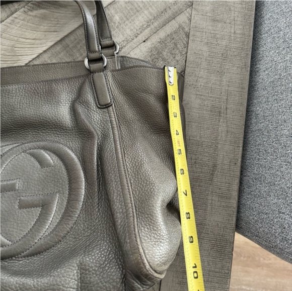 Authentic Gucci Pebbled Calfskin Medium Soho Shoulder Tote - Picture 10 of 16